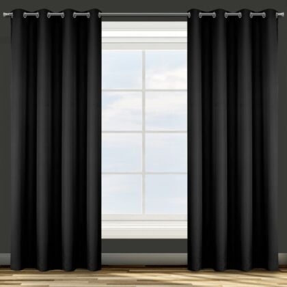 Adore egyszínű sötétítő függöny Fekete 140x250 cm