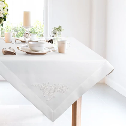Bari terítő elegáns díszítéssel Fehér 85x85 cm