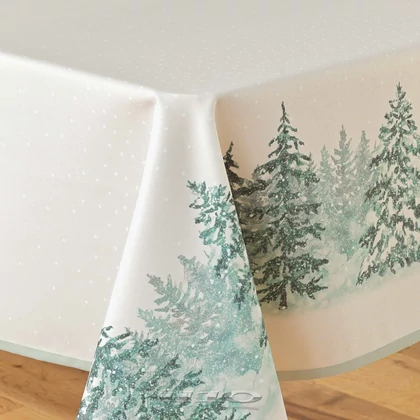 Winter Forest asztalterítő fenyő mintás szennytaszító 150x300 cm