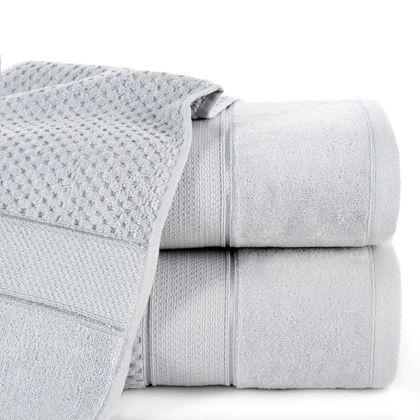 jessi-velur-torolkozo-ezust-30-x-50-cm
