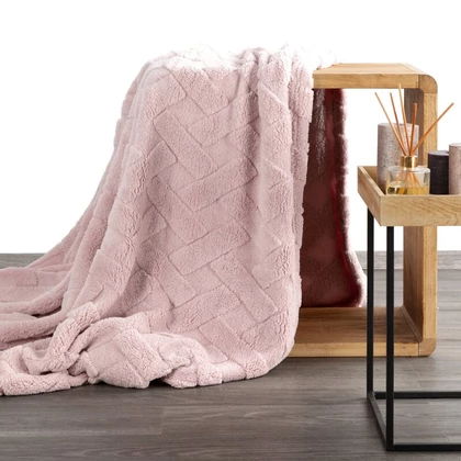 Caro plüss takaró Púder rózsaszín 150x200 cm