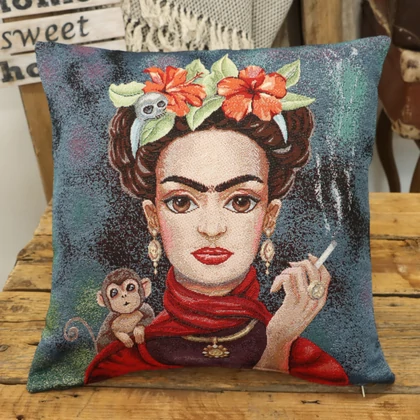 Frida Kahlo kismajmos ezüst lurex párnahuzat 45x45 cm