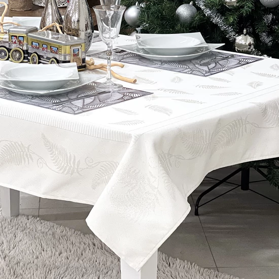 Ezüst lurex asztalterítő páfrány mintás 137x240 cm
