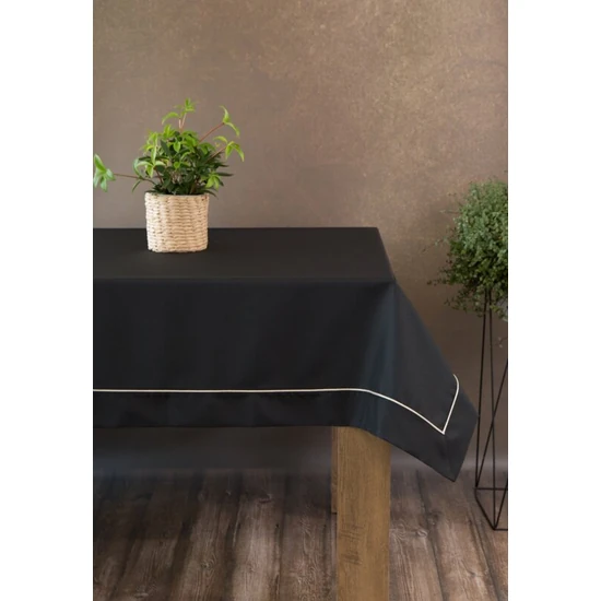 Dorita fekete asztalterítő 145x300 cm