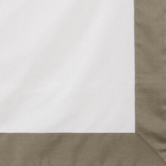 Laura ágyneműhuzat kontrasztos szegéllyel Fehér/kávé 220x200 cm - 70x80 cm 2db Laura ágyneműhuzat kontrasztos szegéllyel Fehér/kávé 220x200 cm - 70x80 cm 2db