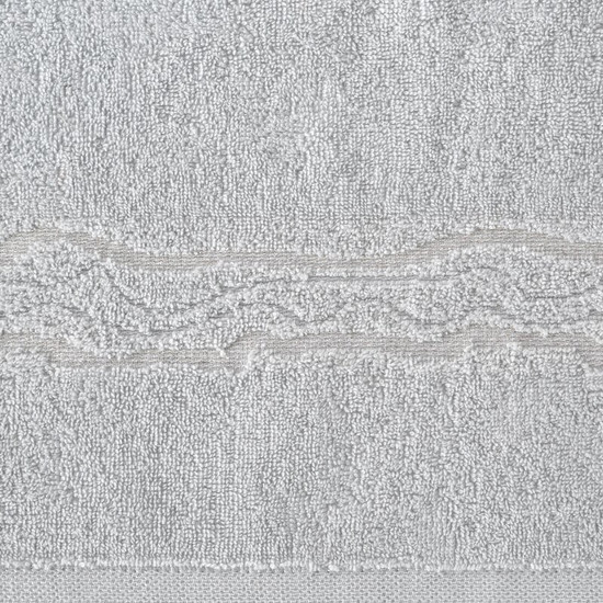 Karin pamut törölköző fényes cérnával szőtt díszítéssel Ezüst 30x50 cm Karin pamut törölköző fényes cérnával szőtt díszítéssel Ezüst 30x50 cm