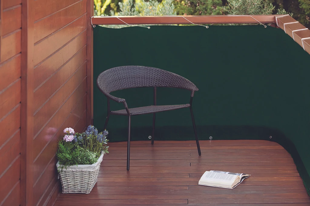 BALCONY EASY - Hangulatos erkélyháló fűzőlyukakkal 0,9 x 5 m zöld
